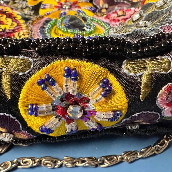 Black and Yellow Floral Embellished Clutch - Picture 4 of 13